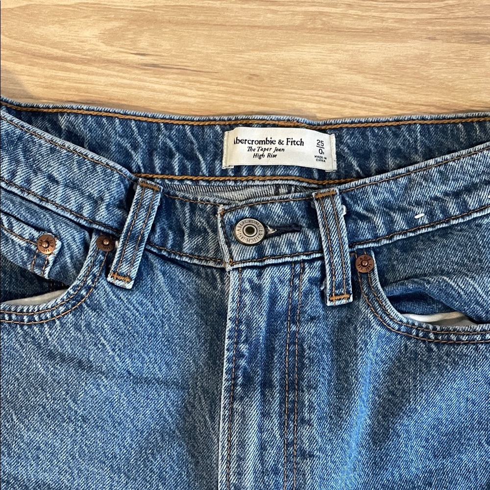 Abercrombie & Fitch Taper High Rise